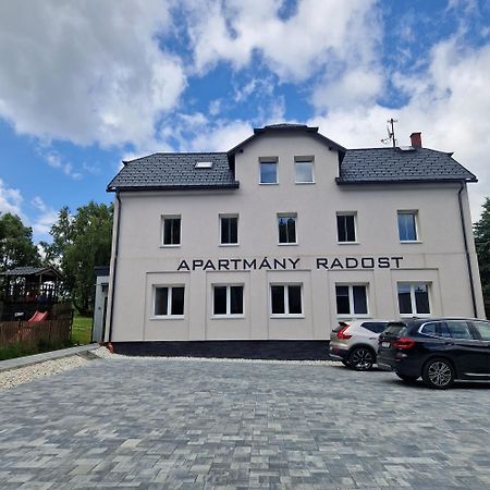 Apartmany Radost Kovarska Bagian luar foto